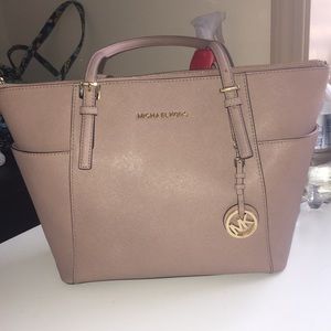 Michael Kors jet set tote